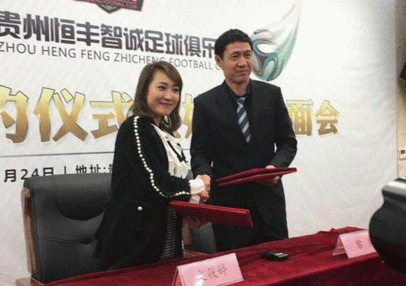 曼联官方：中卫林德洛夫接受腹股沟手术 预计缺阵一个月曼联官方宣布，球队中后卫林德洛夫接受了腹股沟处的一个小手术，预计将缺阵一个月时间。
